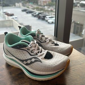 Saucony Shoes Womens 6.5 Endorphin Speed 2 Running Trainer Cushion White Green